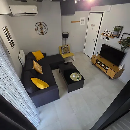 Gpx Clr - Liberty Duplex - Parking Apartment Larissa