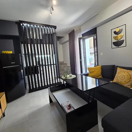 Apartment Gpx Clr - Liberty Duplex - Parking