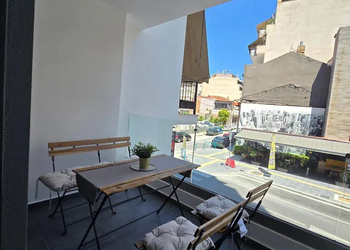 Gpx Clr - Liberty Duplex - Parking Apartment Larissa