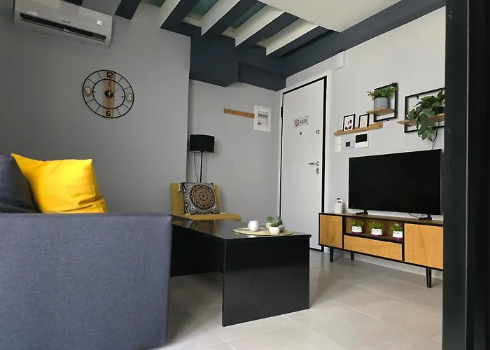 Apartment Gpx Clr - Liberty Duplex - Parking