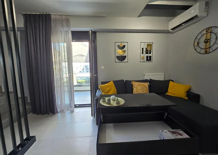 Gpx Clr - Liberty Duplex - Parking Apartment Larissa