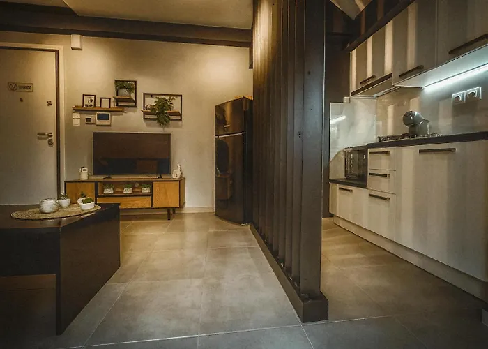 Gpx Clr - Liberty Duplex - Parking Apartment *