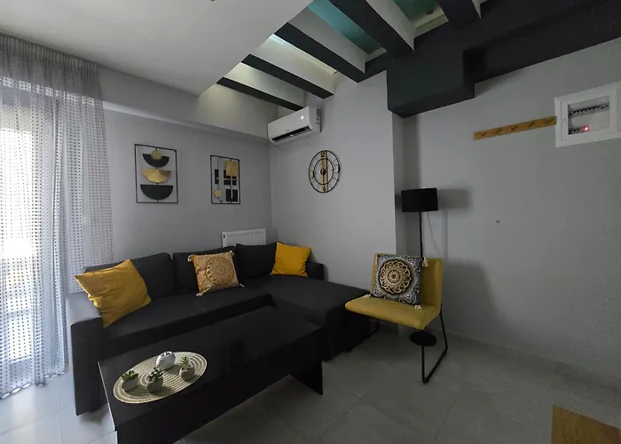 Gpx Clr - Liberty Duplex - Parking Apartment Larissa
